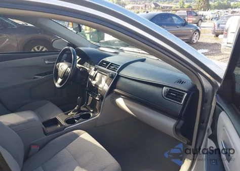 2015 Toyota Camry Le z USA, uszkodzony, nr VIN 4T1BF1FK1FU040302